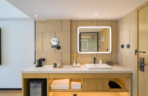 Shijingshan Hotel | VyLuk Wei Lai Hotel Beijing Shijingshan District Hotel 蔚徠酒店 北京石景山万达广场首钢园八宝山地铁站店