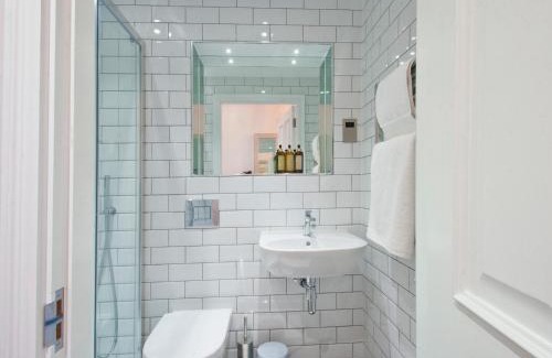 Shepherd's Bush Hotel | W12 Rooms