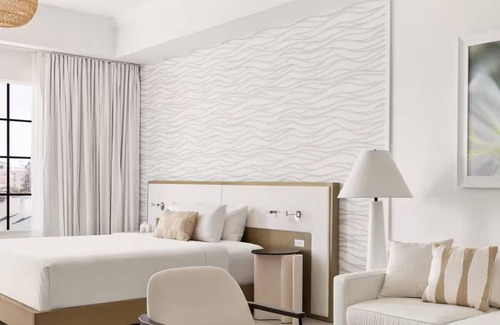 St. Pete Beach Hotel | Wagging Tails Welcomed! 2 Family-friendly Units! Onsite Parking, Pool!