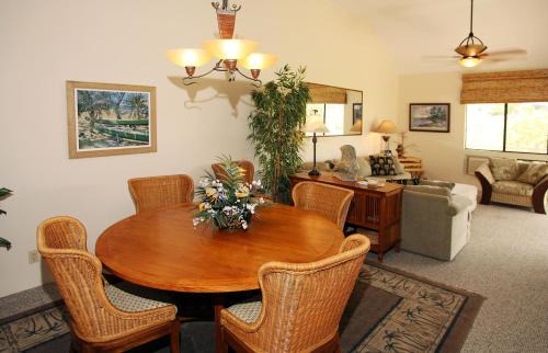 Wailea Resort | Wailea Grand Champions Villas - CoralTree Residence Collection