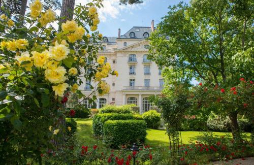 Notre-Dame Resort | Waldorf Astoria Versailles - Trianon Palace