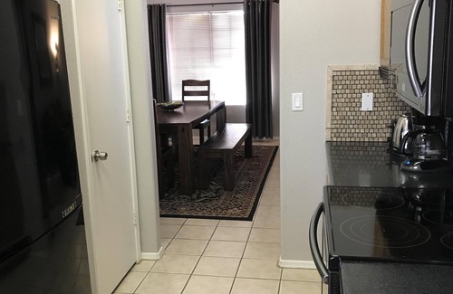 La Buena Vida House | Walk to Cardinal's Stadium, Outlets, Westgate & Near Spring Training Fields
