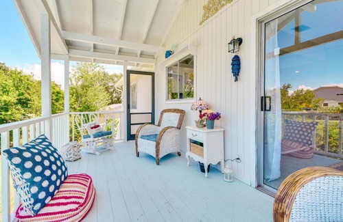 Palmetto House | Walk to Marina Home with Pool in Palmetto
