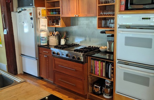 New Buffalo Cottage | Walk to Private Beach, Great screened porch, Chefs kitchen, Open beam design