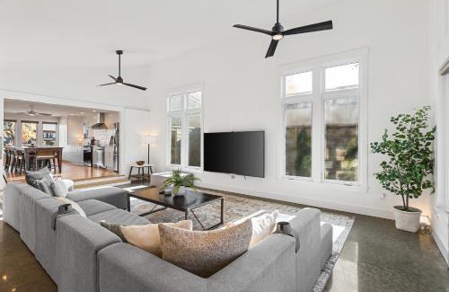 McFerrin Park House | Walk to Restaurants Outdoor Patio with Grill and Fit Pit 1 Mile to Stadium and Downtown