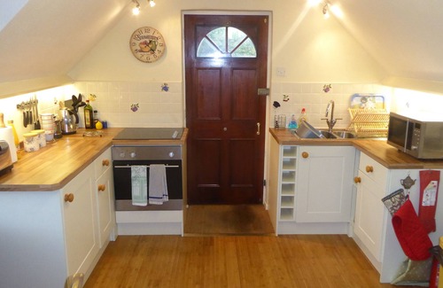 Michelcombe Apartment | Walkers Retreat with excellent views, large garden and free WiFi