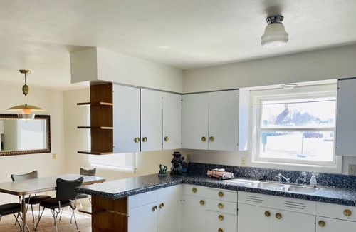 Pinnacles Entrance Badlands House | Walking distance from Wall Drug the City Park and all restaurants in town!