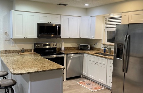Ortona Park House | Walking distance to the Atlantic and your favorite beachside restaurants!