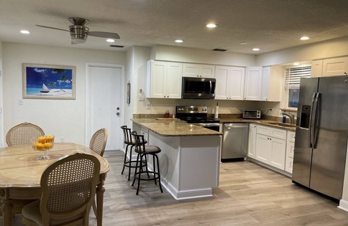 Ortona Park House | Walking distance to the Atlantic and your favorite beachside restaurants!