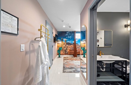 South Central Houston Hotel | Wanderstay Boutique Hotel