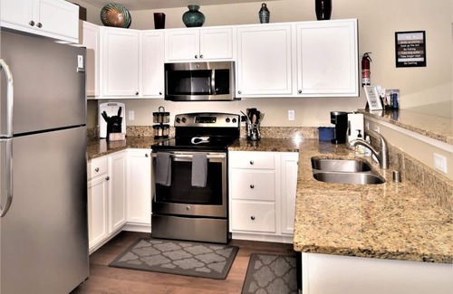 Ocean Shores House | Warm Cottage w/hot tub - across from the ocean and Damon Point
