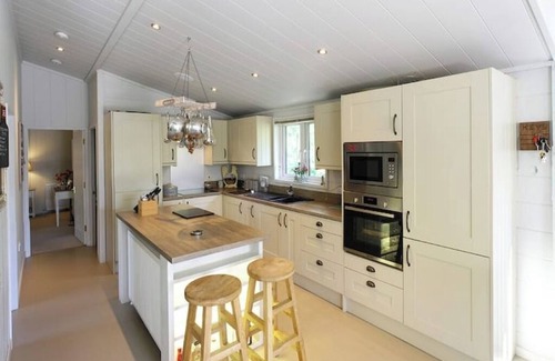 Holworth Apartment | Warmwell Luxury Lodge near Weymouth with Pool