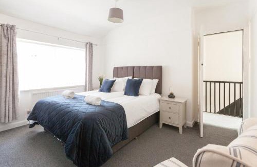 Warrington House | Warrington House, free parking & WiFi!
