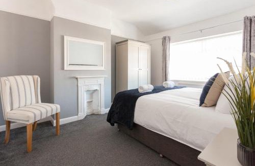 Warrington House | Warrington House, free parking & WiFi!