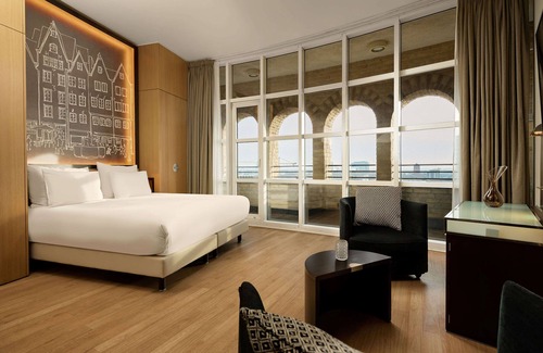 Altstadt-Sued Hotel | Wasserturm Hotel Cologne, Curio Collection by Hilton