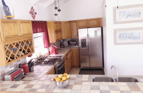 Discovery Bay Villa | Waterfront Villa, Private Pool & Kayaks