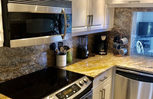 Trailer Estates Condo | Water view 2 bedroom Condo in Shorewalk 15 min to Anna Marie Island 5 min to IMG