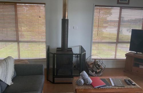 Yandina Creek House | Water View Country Cottage