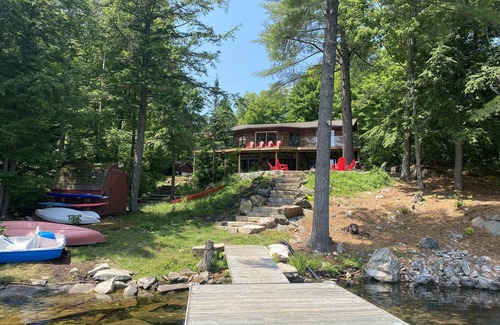 Trent Lakes Cottage | Waterfront cottage nestled between the trees