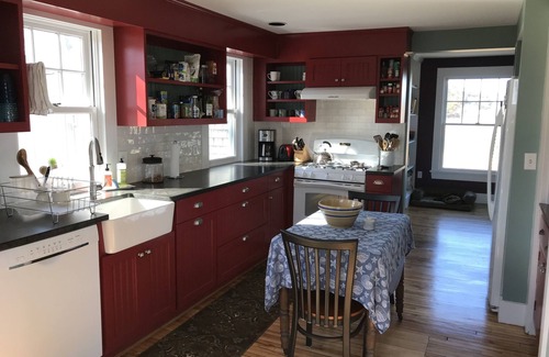 Oak Bluffs Cottage | Waterfront Home in Oak Bluffs - Walk to Town and Beach