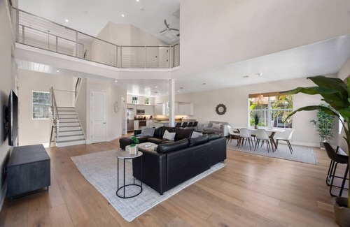 South Island House | Waterfront Luxury | Walk to Beach | Heated Pool