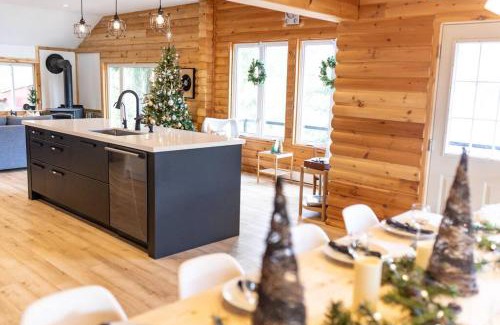 Irondale Ski Chalet | Waterfront private cottage on Koshlong Lake