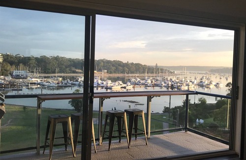 Cronulla Apartment | Waterfront. Stunning views. Close to everything. Awesome work from home location