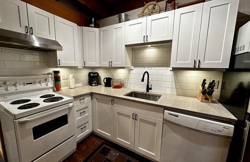Ucluelet Cottage | Waterfront Timber Frame Cottage!