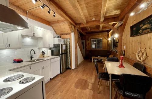 Ucluelet House | Waterfront Timber Frame Cottage!