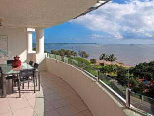 Cairns Apartment | Waters Edge Apartment Cairns