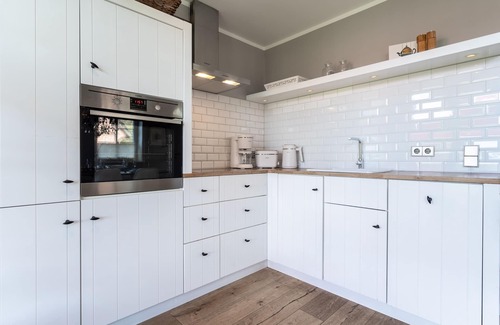 St. Peter-Ording House | Wattküken - Thatched-roof house with unobstructed views, wood-burning stove & sauna near the beach