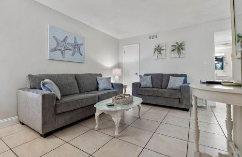 St. Pete Beach House | Waves 14 Condo Beautiful 1 Bedroom with Pool