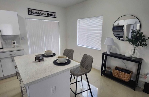 Liberty City House | We are located in the heart of Miami, 10 min away from Downtown, Beaches, M.I.A
