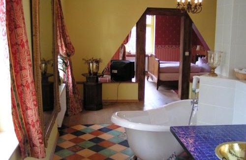 Freibergsdorf House | Wein-Hotel Auberge Mistral