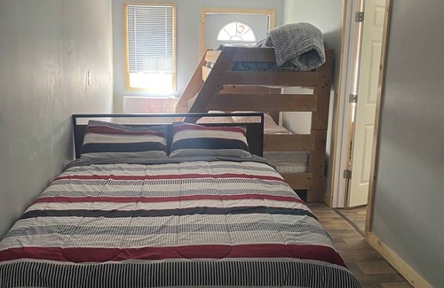Newtown Cabin | Welcome to Gods country lodging located in the heart of Hatfield and mcoy trails