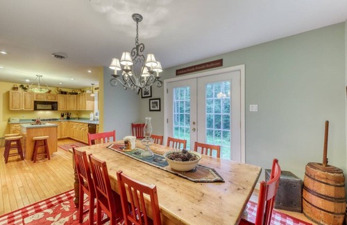 Manchester Center House | Welcome to Laurel Hill in Beautiful Manchester VT 5 Bedrooms Sleeps 10 EVCharger