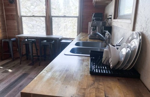 Fawnskin Cabin | Welcome to Malu! Hot Tub + Great Views!