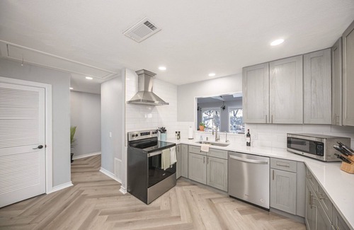 Midland House | Welcome to Twin Oaks Oasis