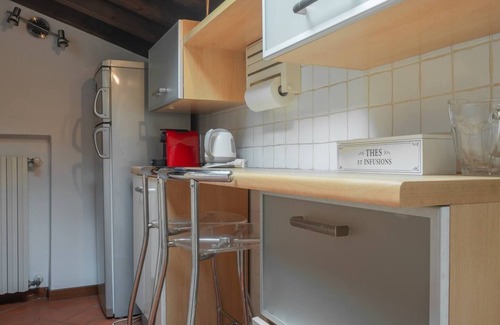 Citta Antica Apartment | welcoming large, private apartment, sleeps 6 in the center of Verona