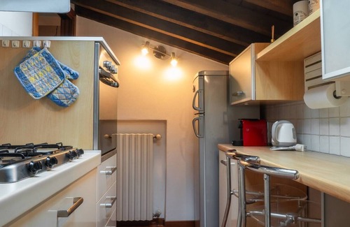 Citta Antica Apartment | welcoming large, private apartment, sleeps 6 in the center of Verona