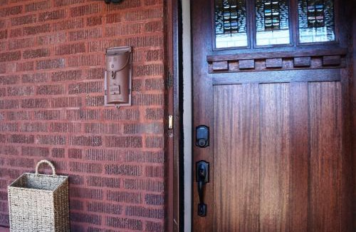 Chicago Apartment | Well-Appointed Cozy Portage Park Apt, Dogs, Kids, Free Parking, 420 Compliant