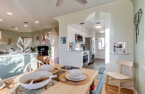 Aurora House | Well-Appointed Family Summer Home - King Bed - Close to DEN & Anschutz