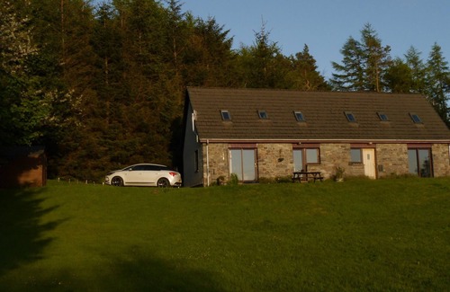 Lairg House | Well equipped cottage with loch, mountain and woodland views
