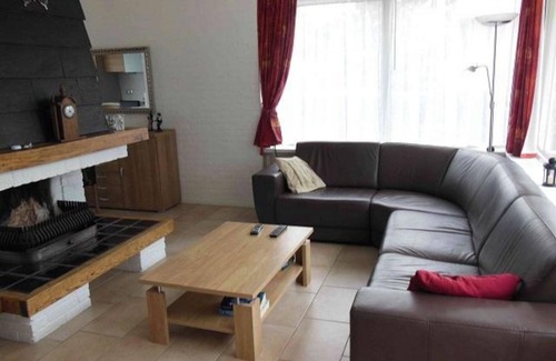 Sint Maartensvlotbrug House | Well-kept accommodation for 5 people with fully fenced garden, WLAN