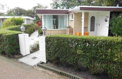 Sint Maartensvlotbrug House | Well-kept accommodation for 5 people with fully fenced garden, WLAN
