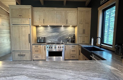 Wentworth House | Wentworth's Glade and Trail Lodge. Ski/Bike chalet for Guests on Alpine Run