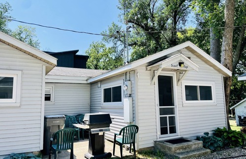 Arnolds Park Cottage | West Lake Okoboji Scout Cottage
