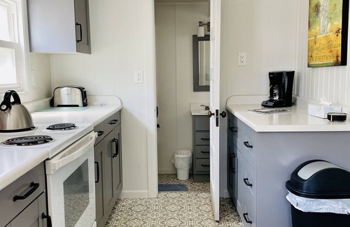 Arnolds Park Cottage | West Lake Okoboji Cub Cottage