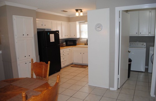 Midland House | West Midland/Beal Park - 3 bed, 2 bath, 2 car garage home