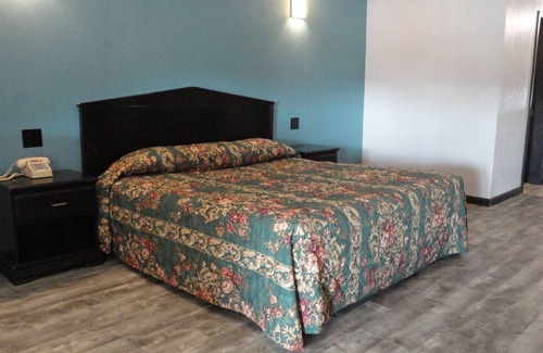 South Pensacola Hotel | Western Inn